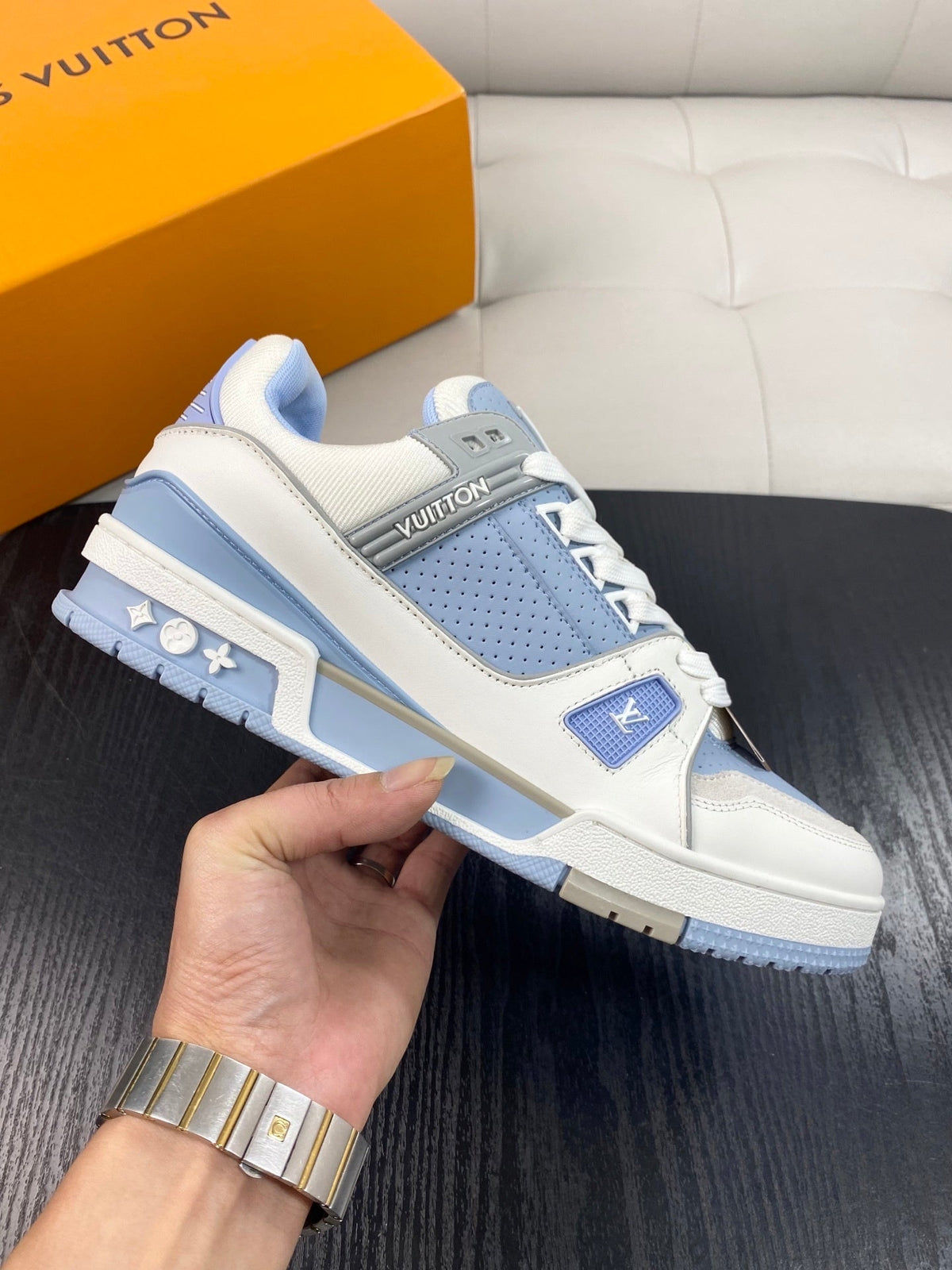 LIGHT BLUE AND WHITE LOW-TOP SNEAKERS WITH PERFORATED PANELS