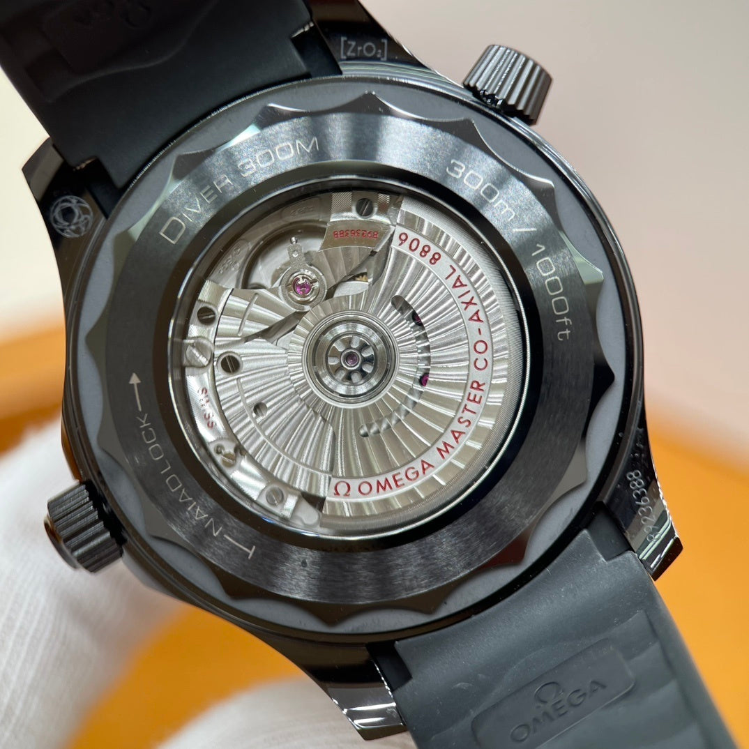 ALL BLACK SPORT DIVER WATCH