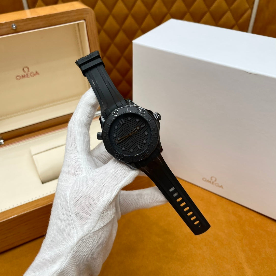 ALL BLACK SPORT DIVER WATCH