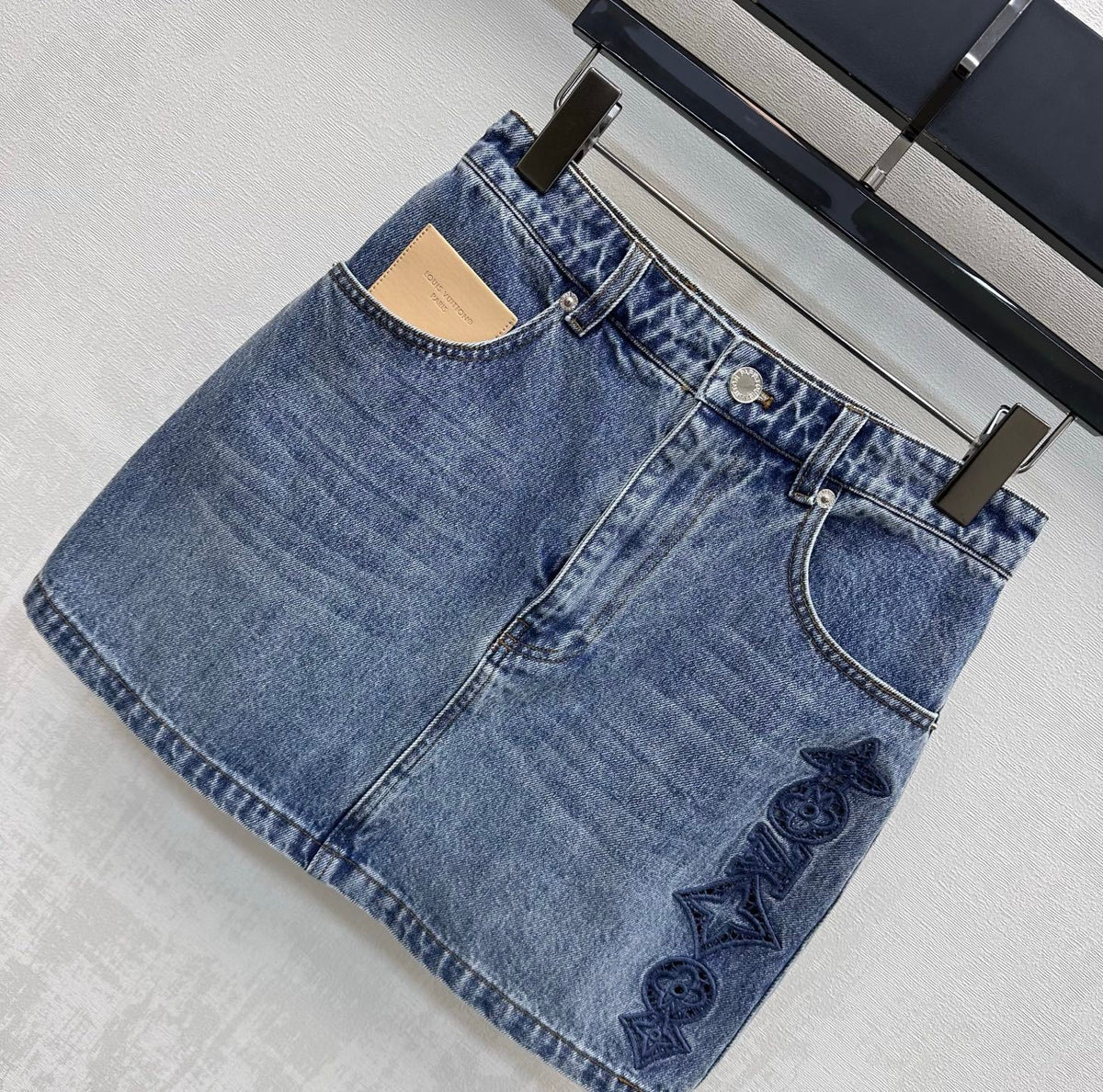 DENIM SET WITH EMBROIDERED DETAILS – JACKET & MINI SKIRT