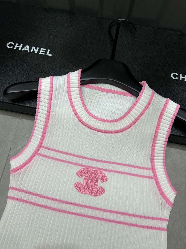 STRIPED LOGO RIBBED KNIT SLEEVELESS TOP