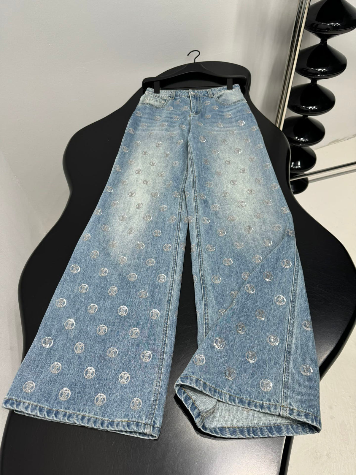 STRAIGHT-LEG DENIM JEANS WITH ALLOVER PRINT