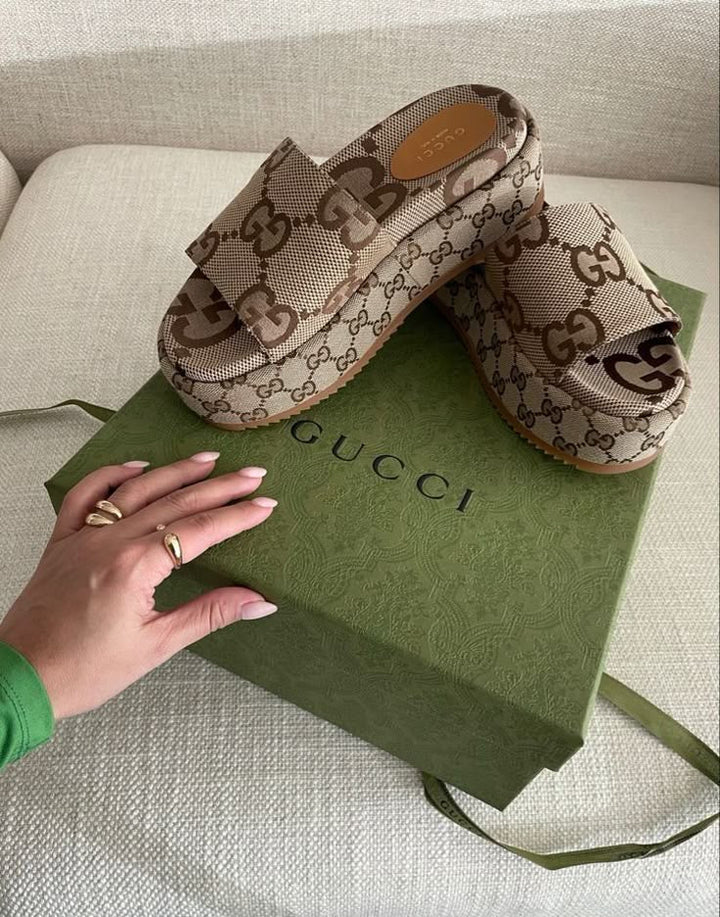 BEIGE PLATFORM SANDALS