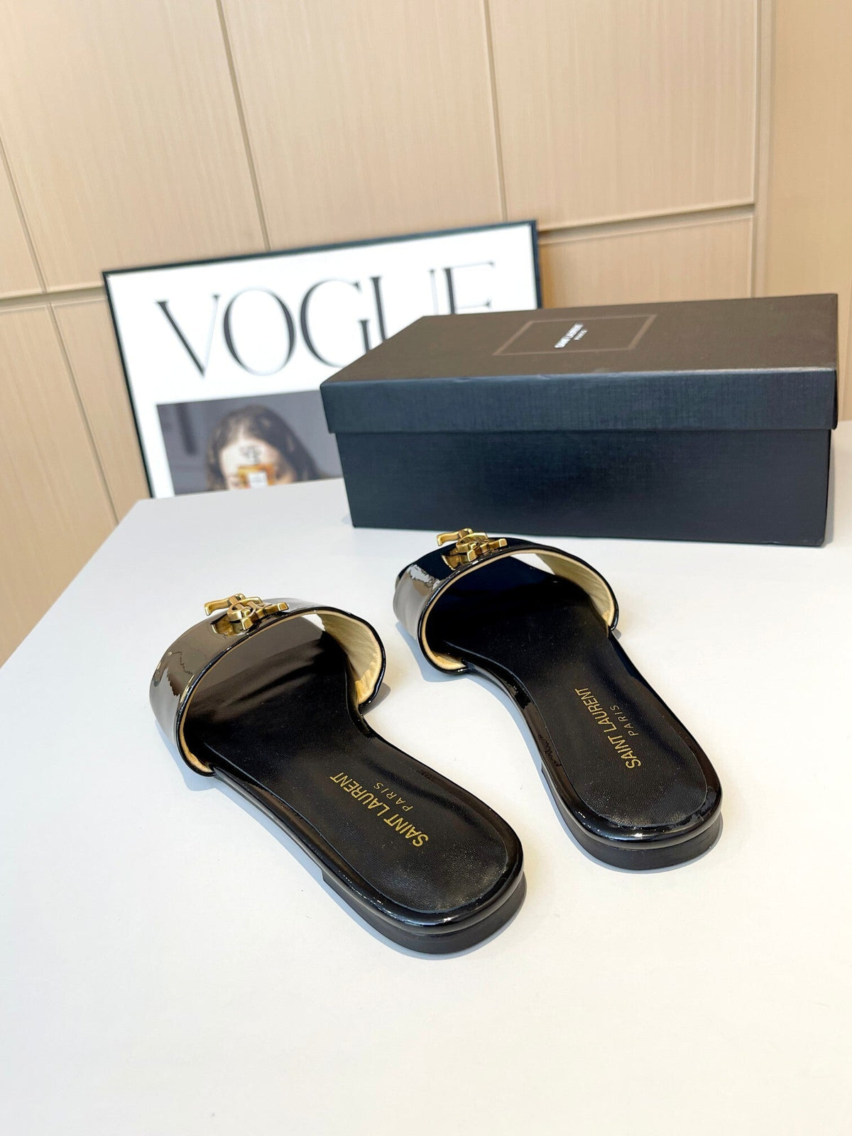 BLACK PATENT SLIDE SANDALS