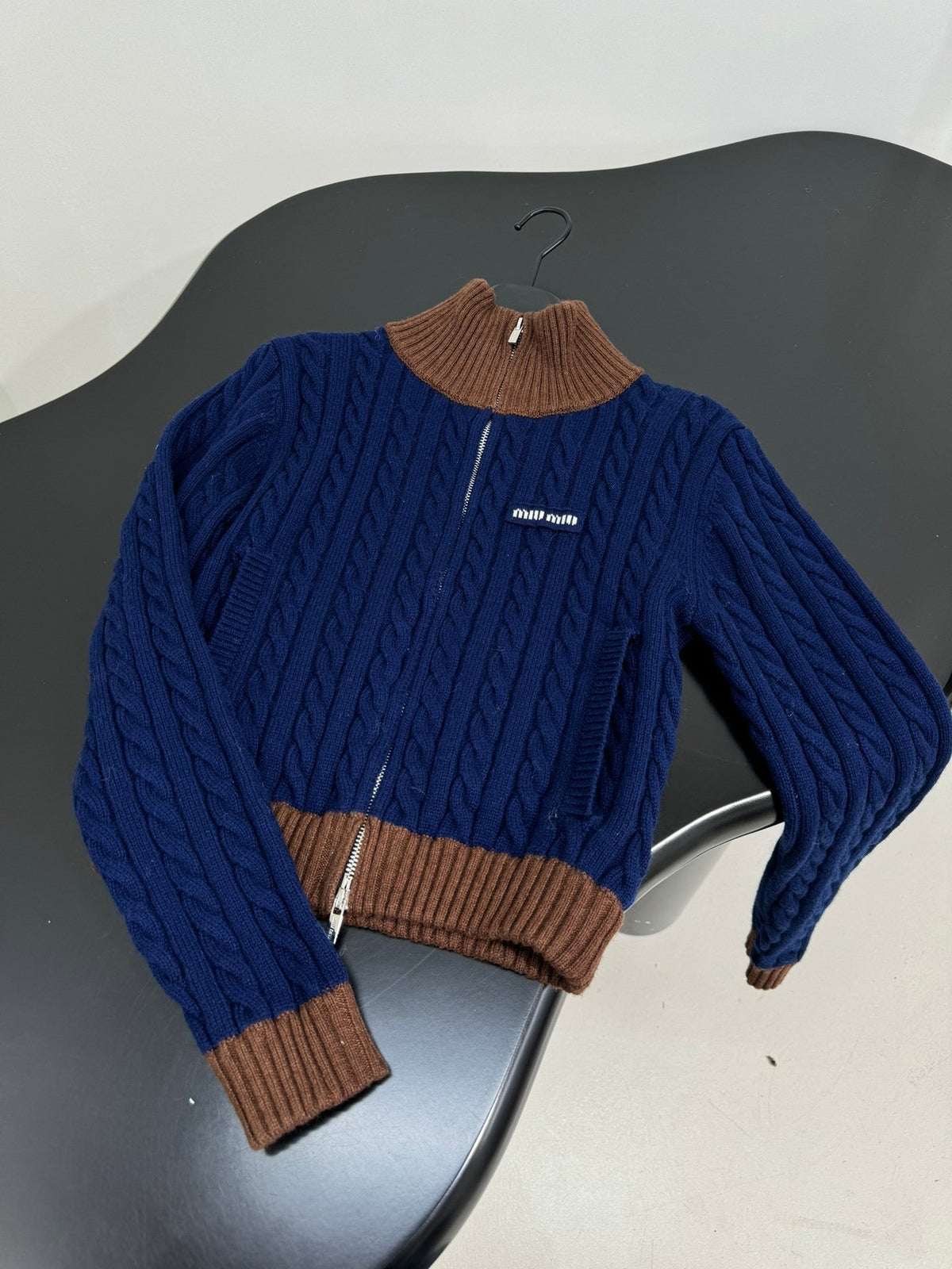 CABLE KNIT ZIP-UP SWEATER