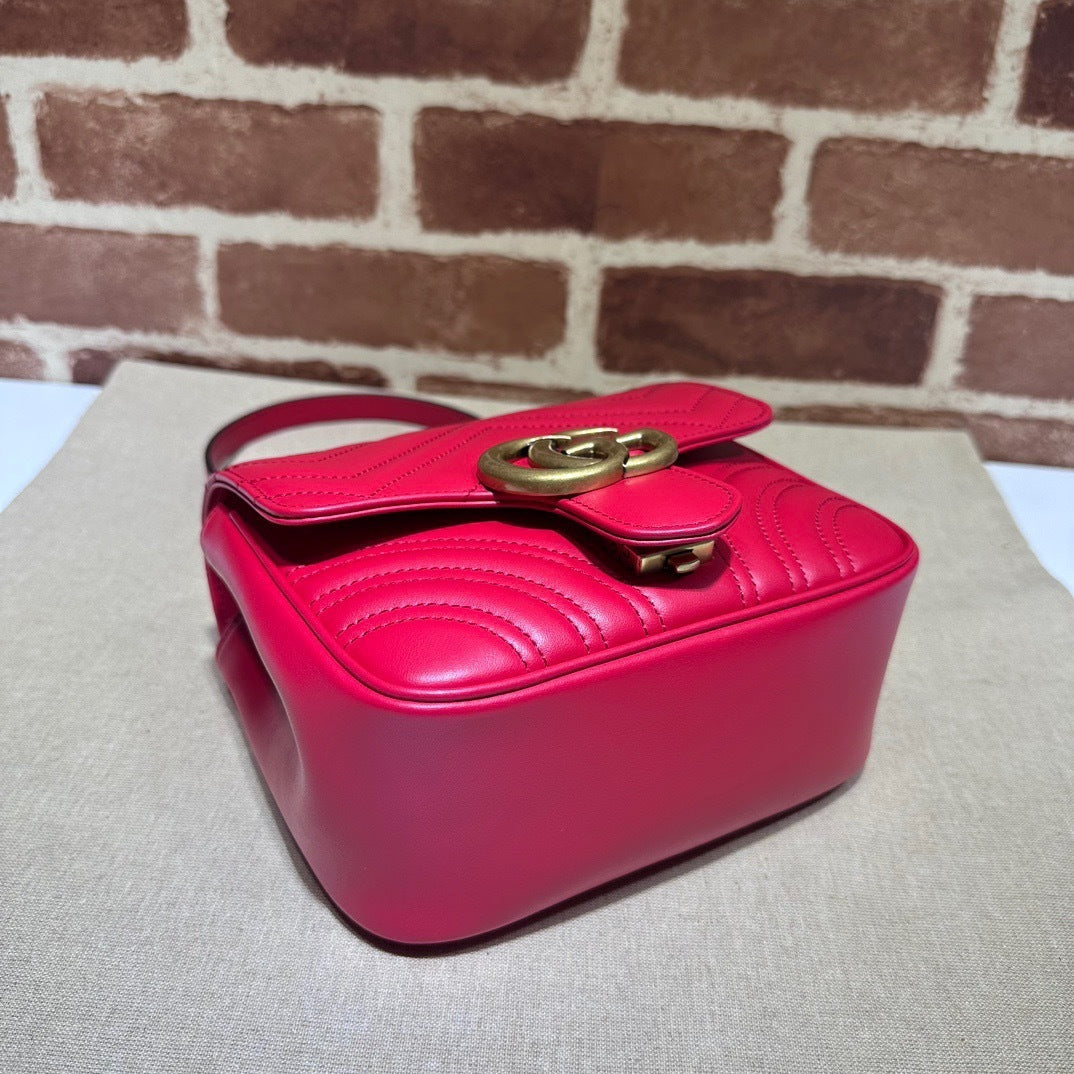 QUILTED SHOULDER BAG