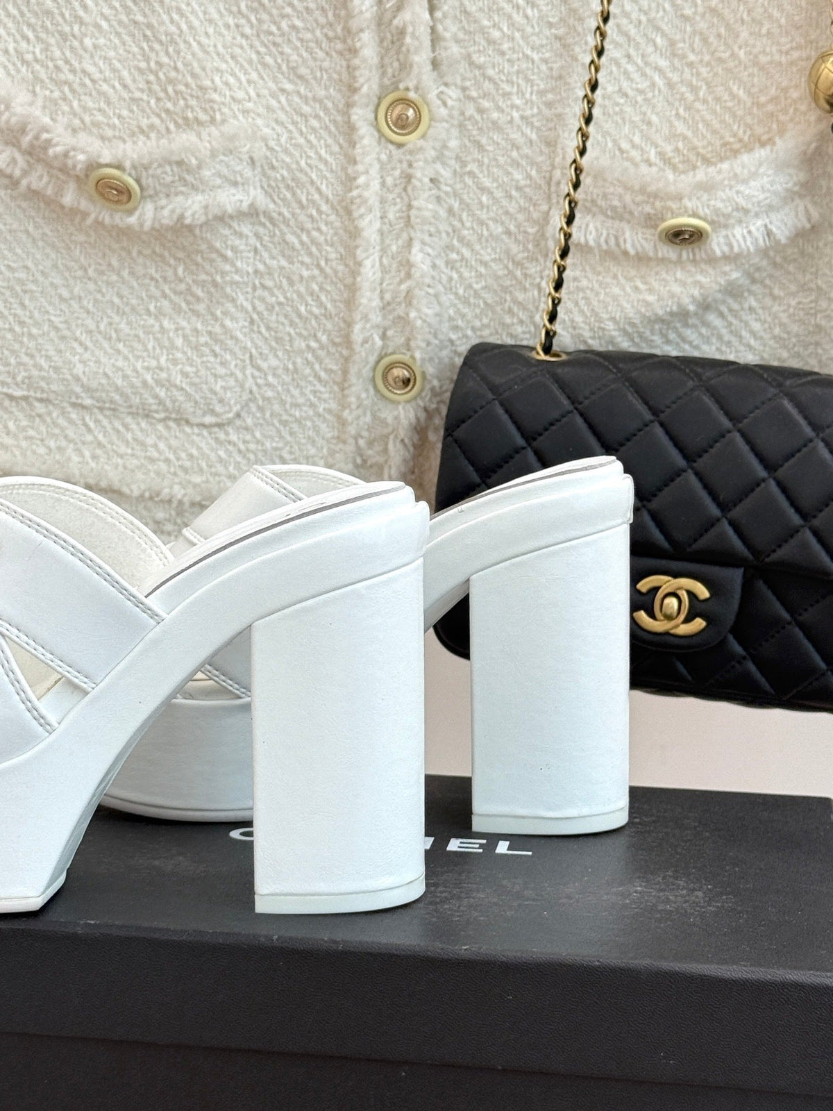 WHITE PLATFORM HEEL MULES