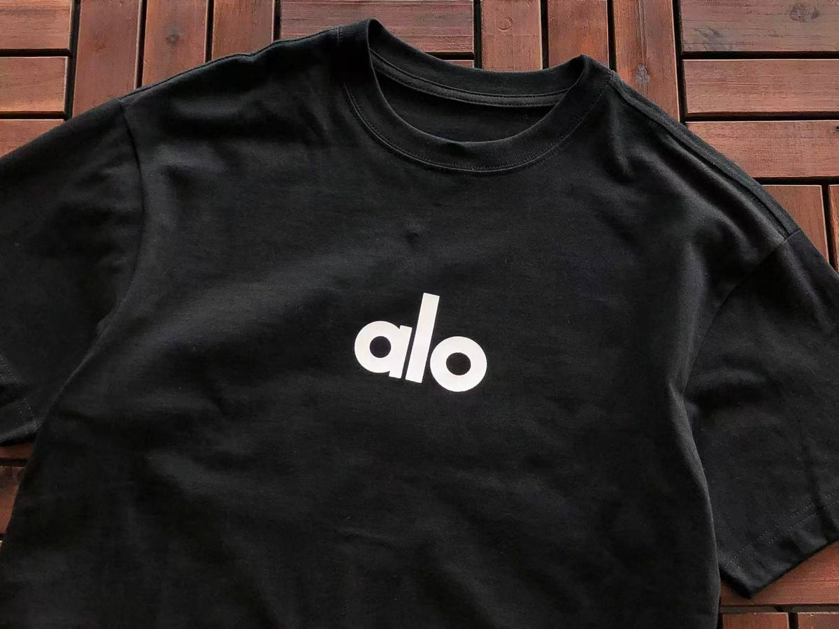 CLASSIC OVERSIZED T-SHIRT