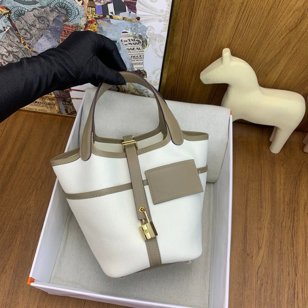 TAUPE MINI BUCKET BAG