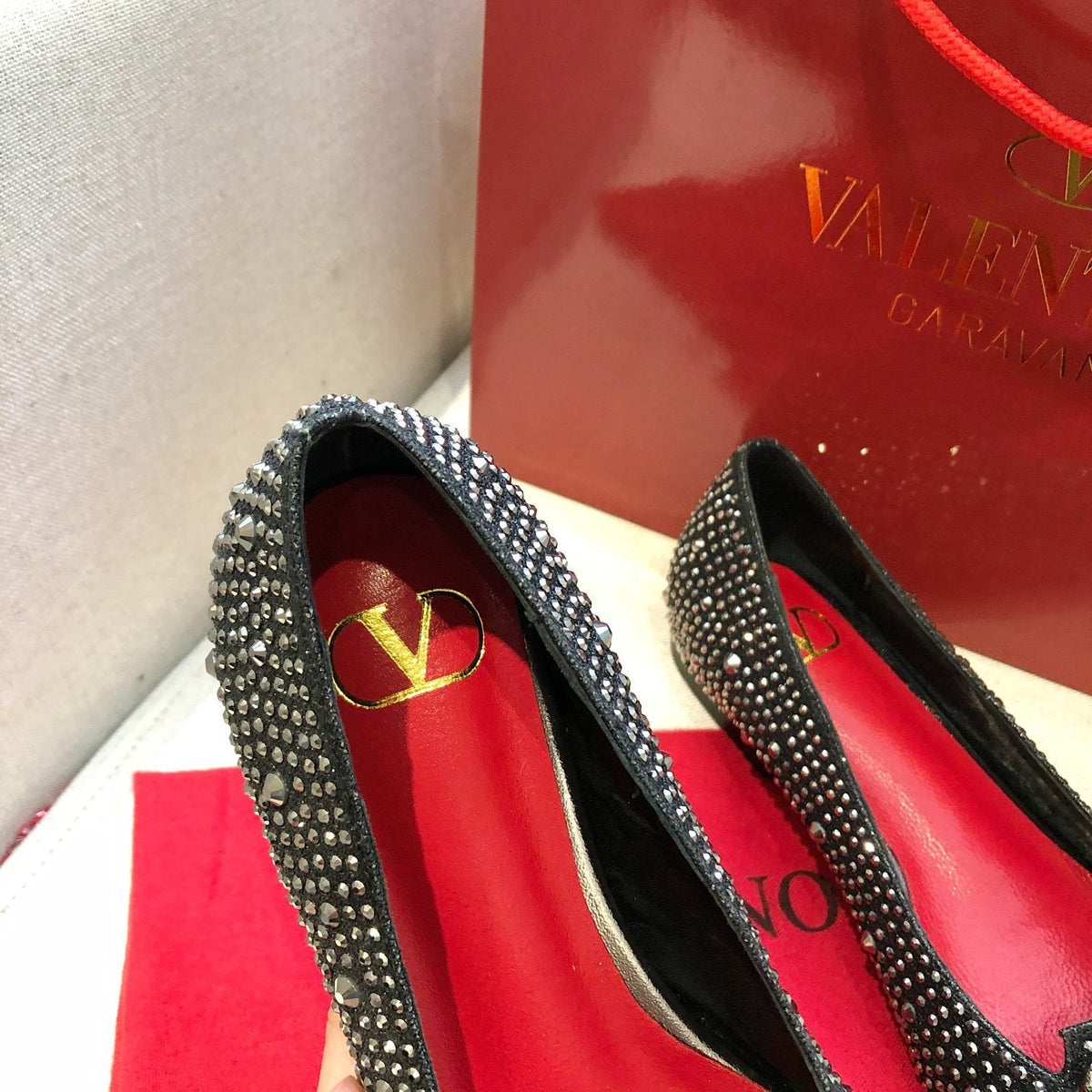 CRYSTAL EMBELLISHED POINTED FLATS WITH SIGNATURE BUCKLE
