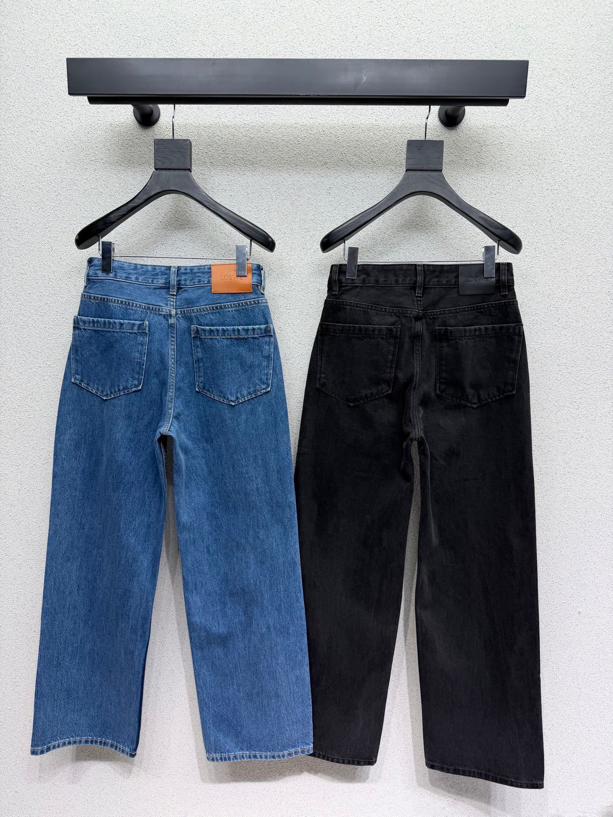 EMBOSSED LOGO RELAXED DENIM JEANS