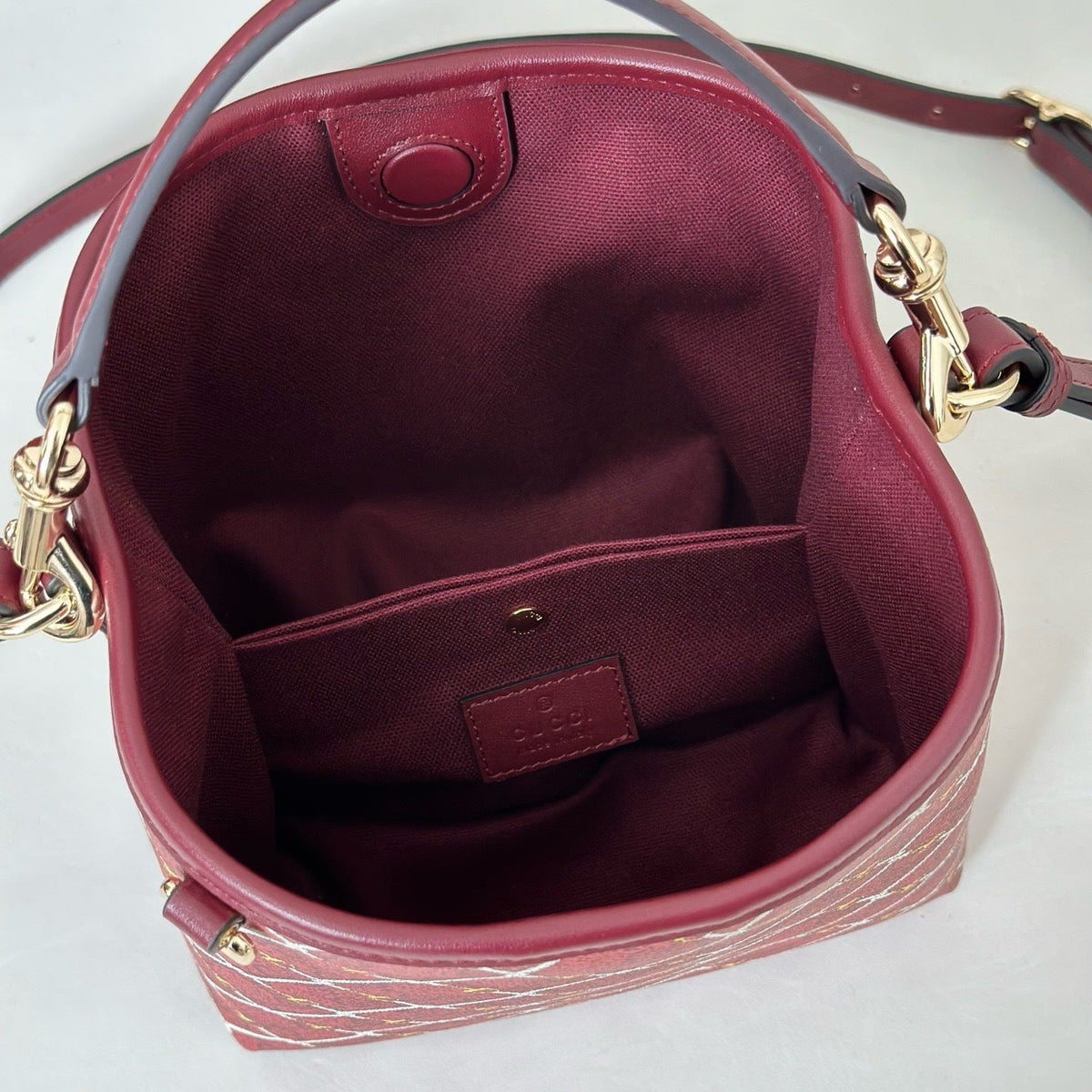 DIAMOND PRINT BUCKET SHOULDER BAG