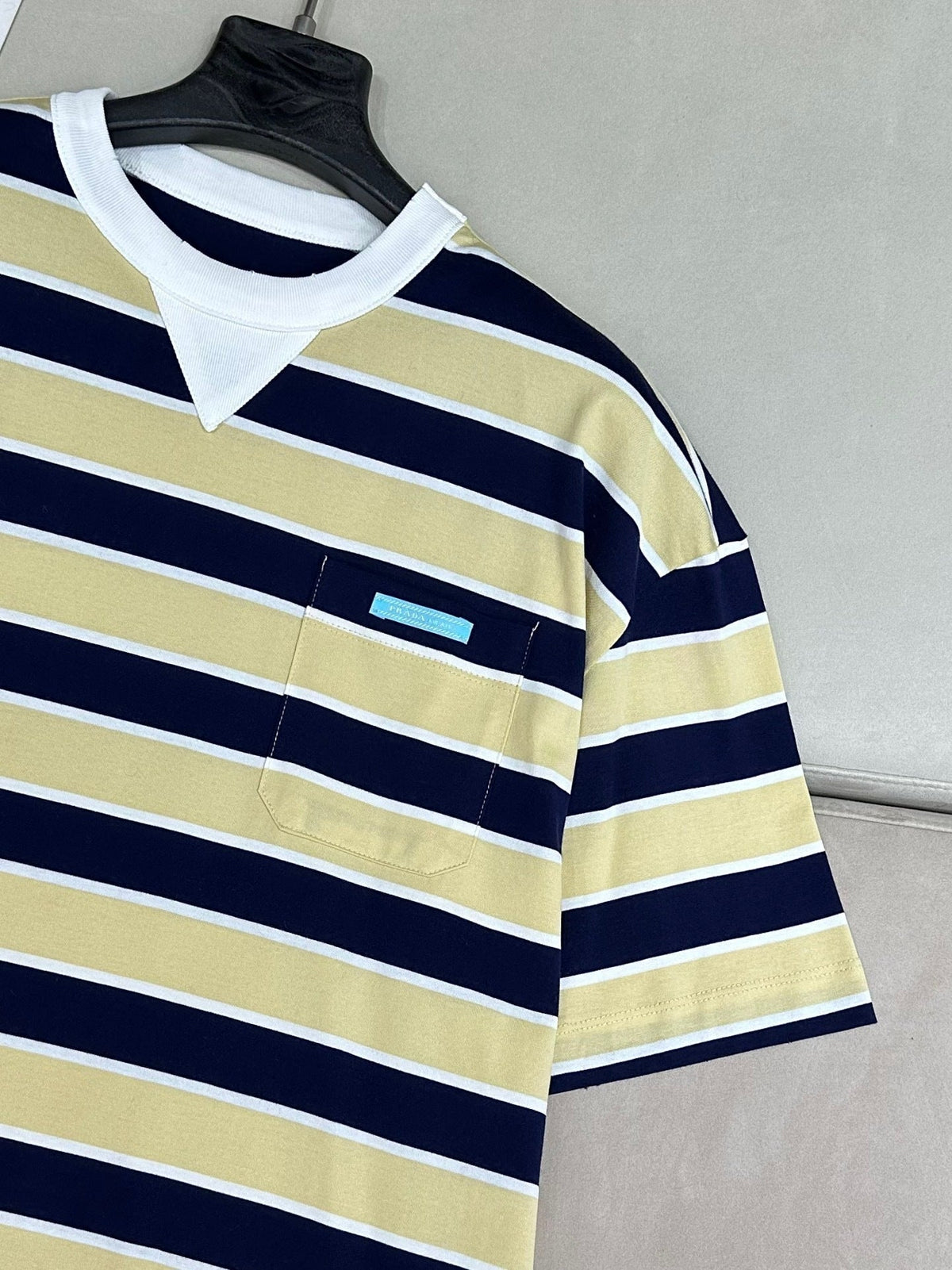 STRIPED POCKET T-SHIRT