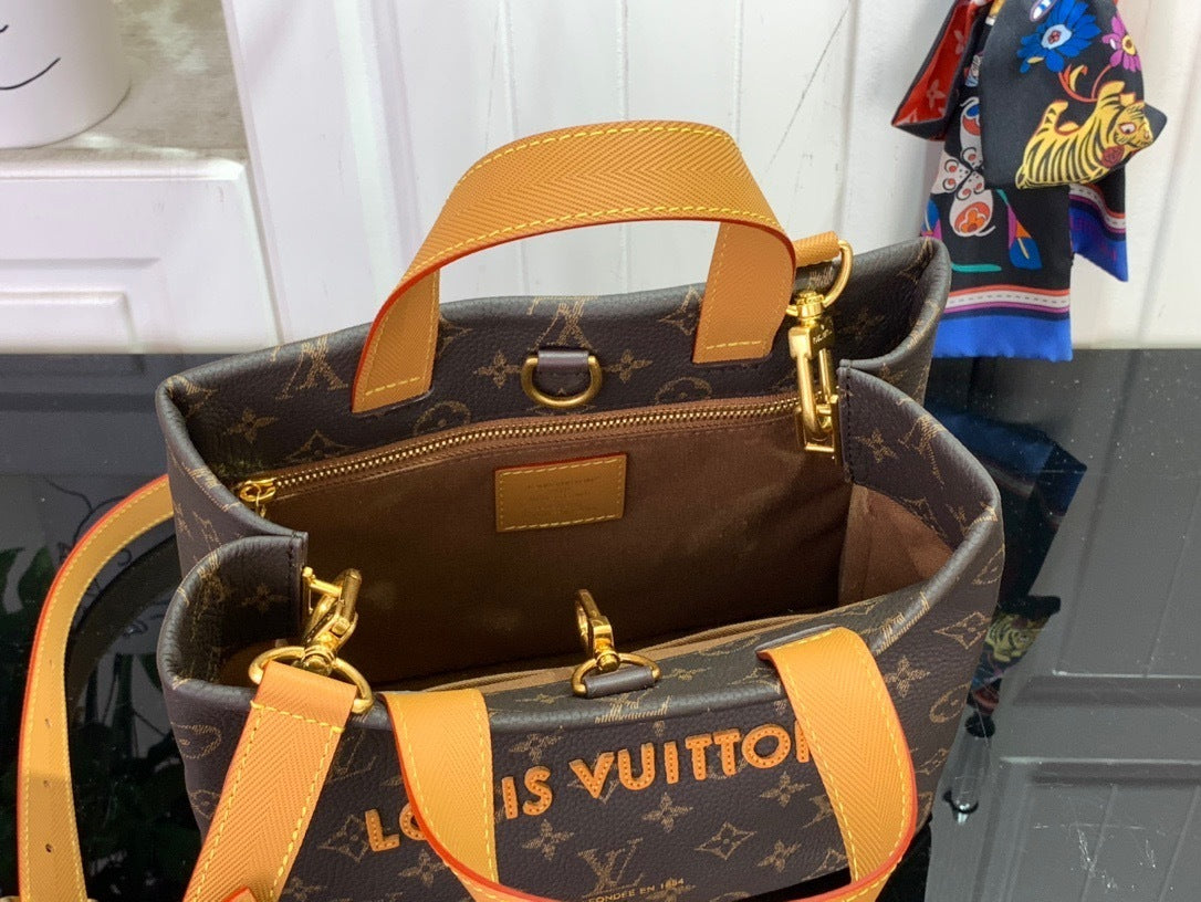 ICONIC PRINT TOTE