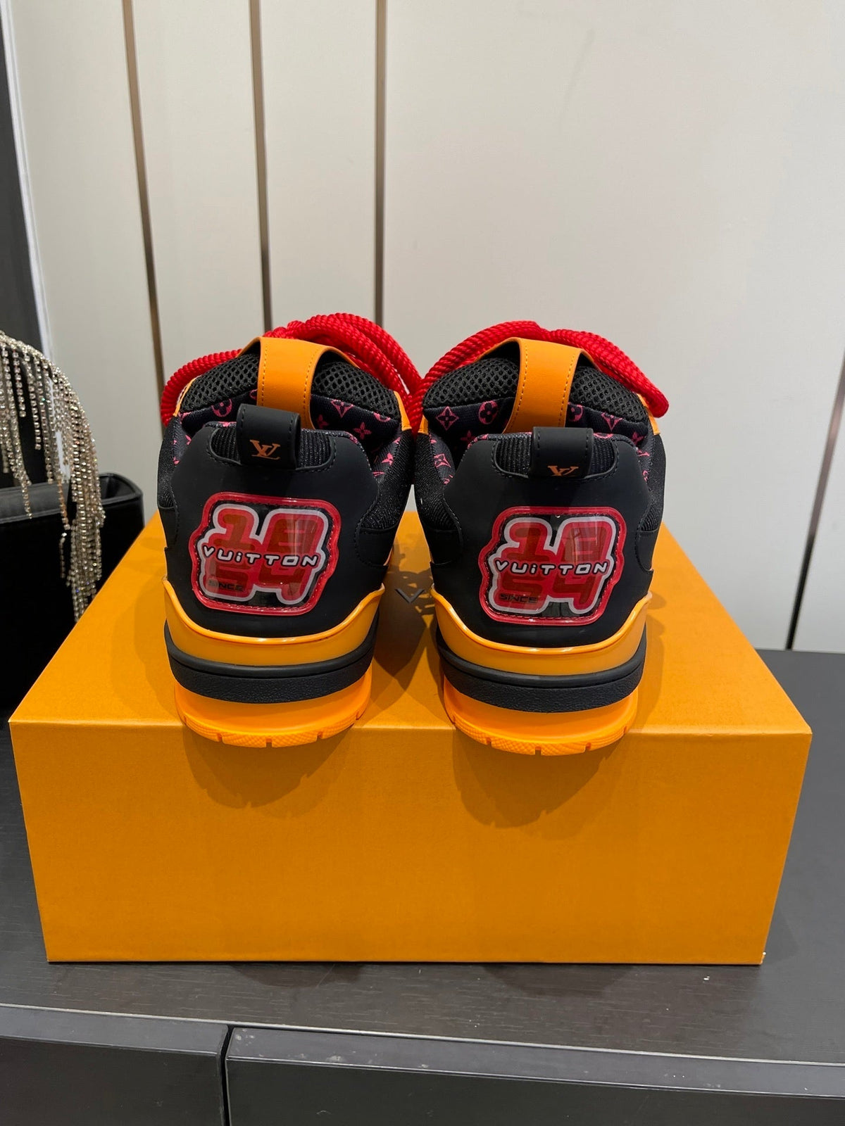 COLORBLOCK LOW-TOP SNEAKERS WITH STATEMENT LACES