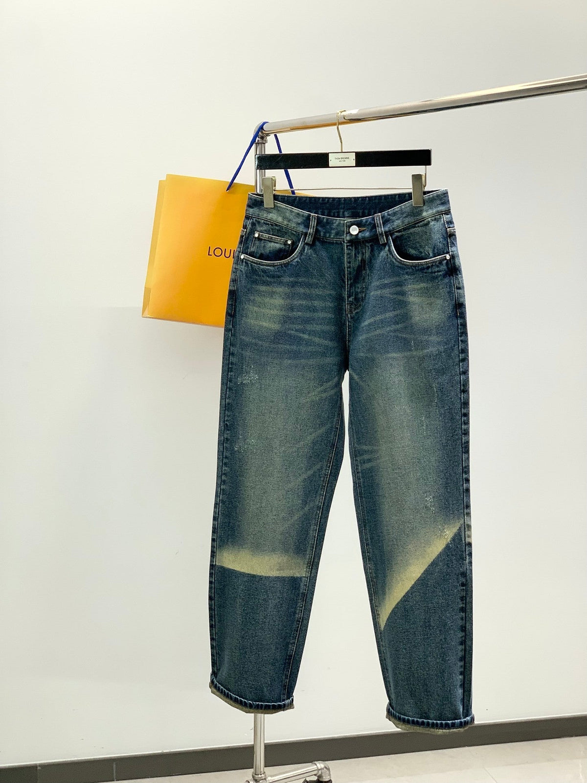 STRAIGHT-LEG WASHED DENIM JEANS