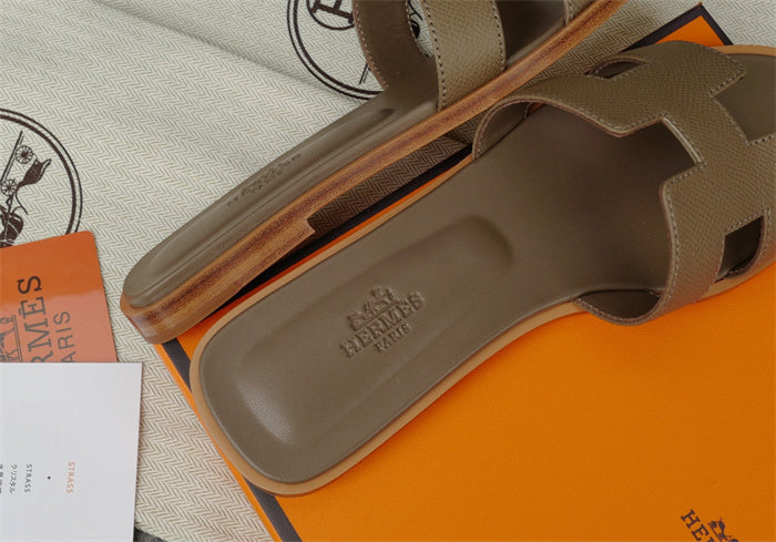 CLASSIC NEUTRAL H-CUT LEATHER SLIDE SANDALS
