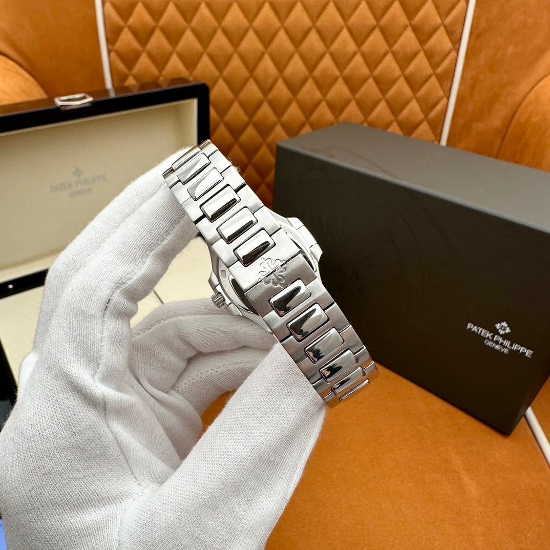 LUXURY STAINLESS STEEL DIAMOND WATCH