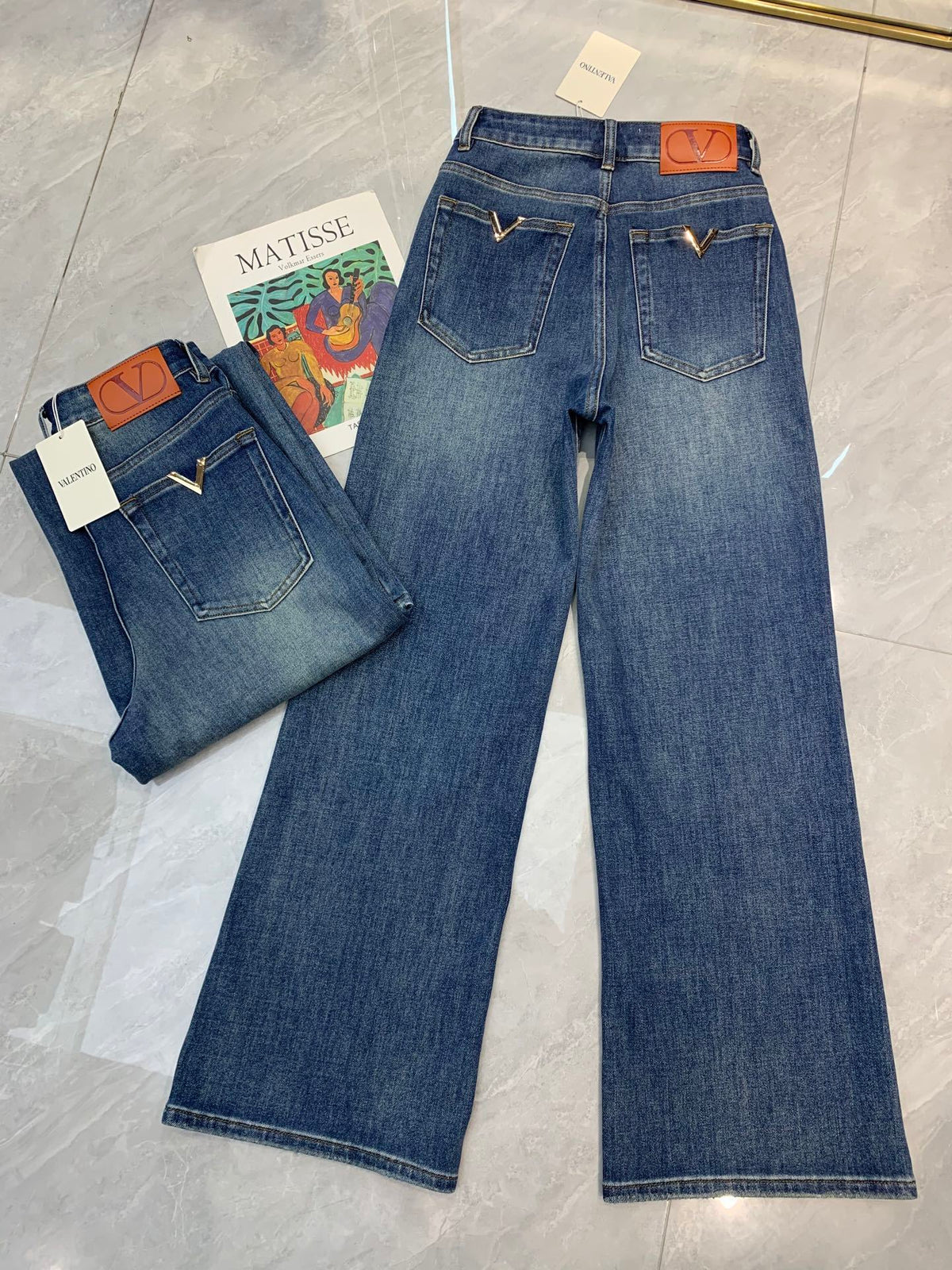 HIGH-WAIST WIDE LEG DENIM JEANS WITH LOGO DETAIL