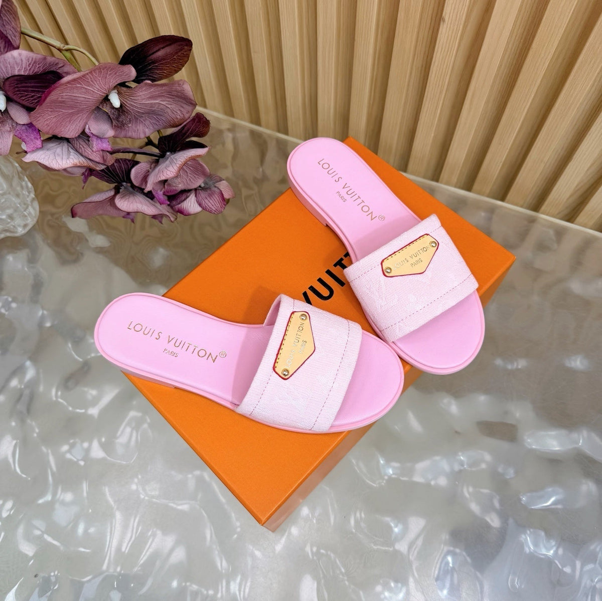 PINK MONOGRAM PLAQUE DESIGNER SLIDES