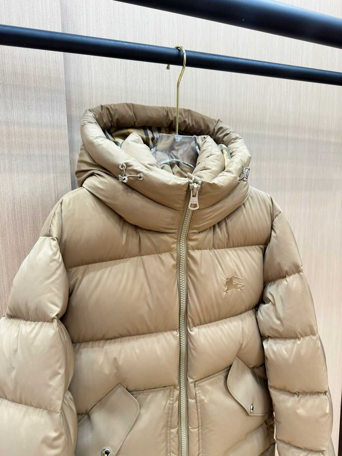 CLASSIC QUILTED HOODED PUFFER JACKET