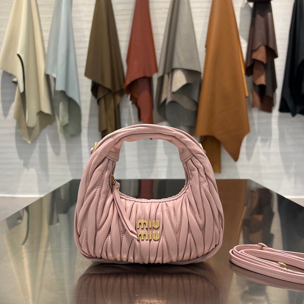 BLUSH MATELASSÉ HOBO