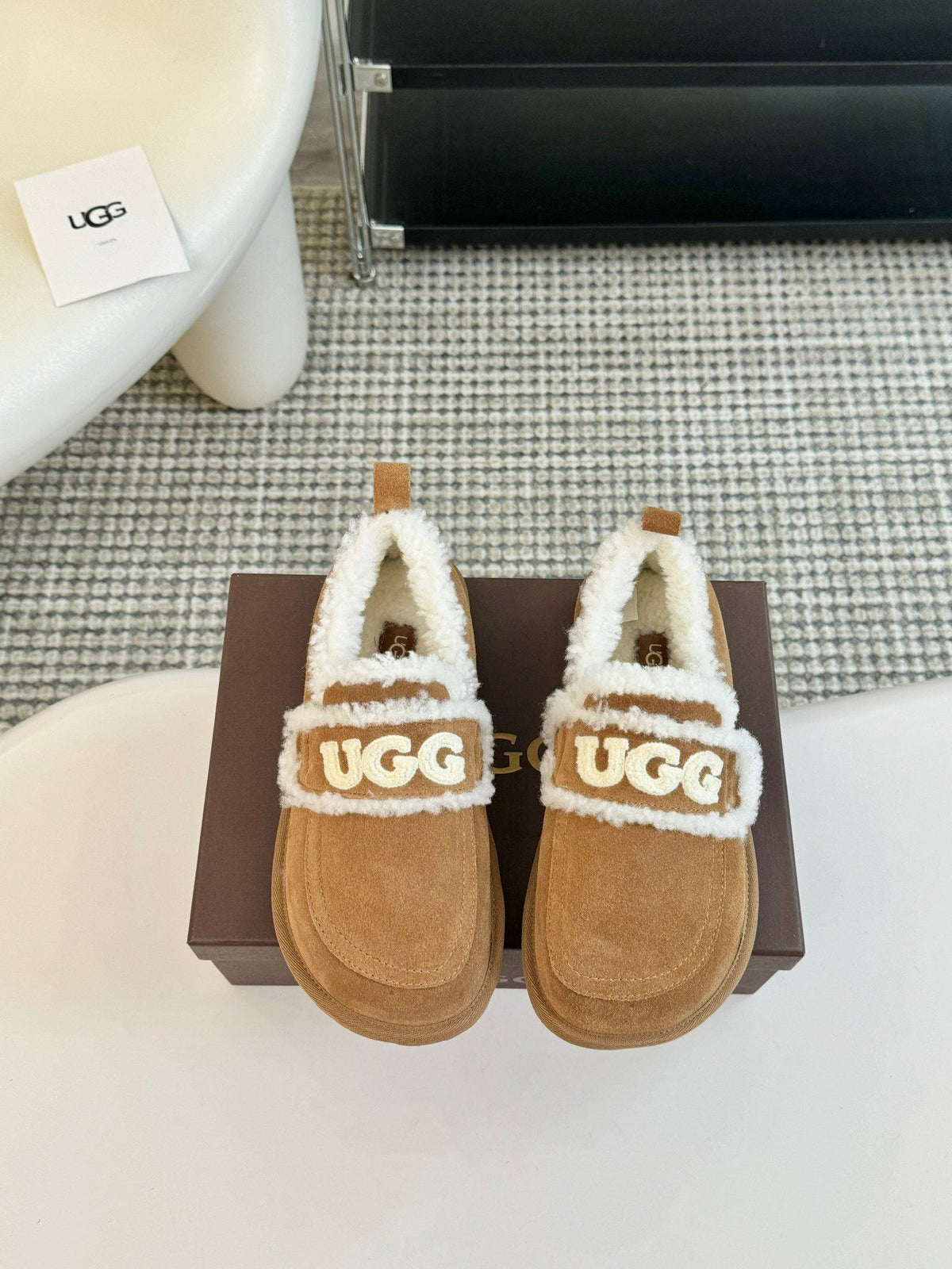 COZY PLATFORM FLEECE STRAP SLIPPERS