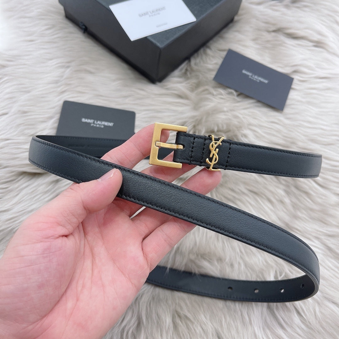 BLACK LEATHER BELT WITH GOLD-TONE LOGO BUCKLE
