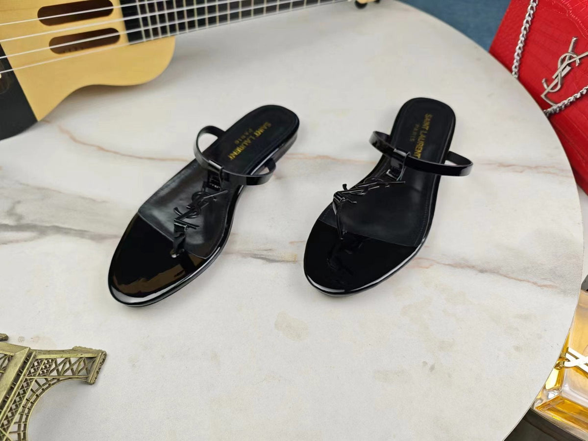 BLACK PATENT FLAT SANDALS WITH MINIMAL STRAP
