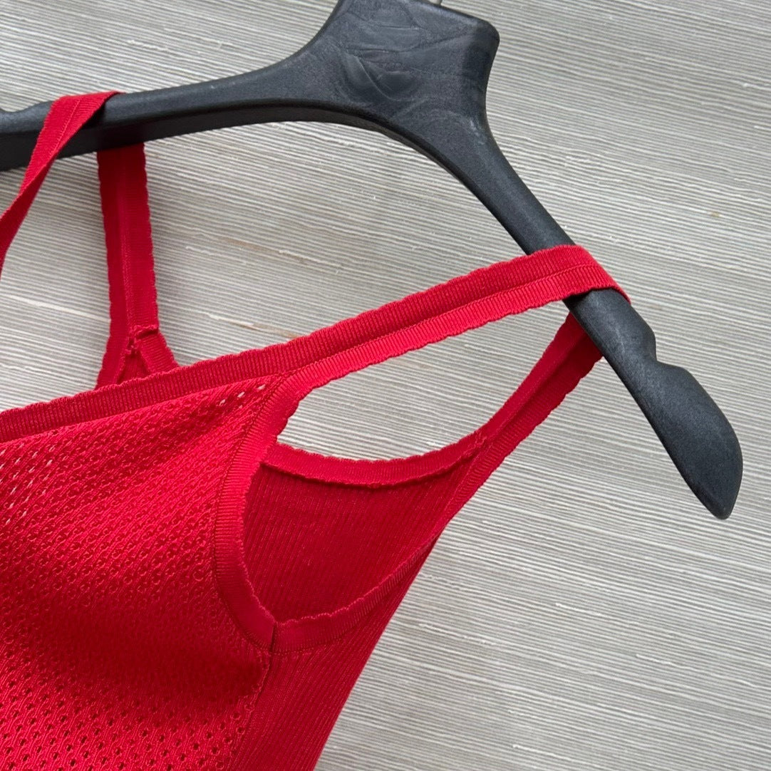 RIBBED KNIT V-NECK CAMI TOP