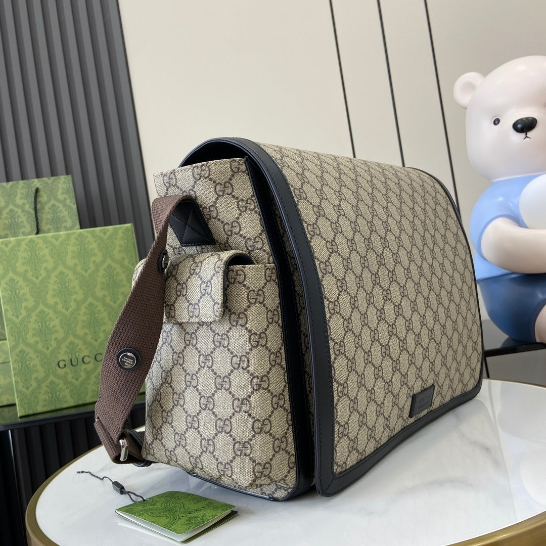 CLASSIC PATTERN MESSENGER BAG