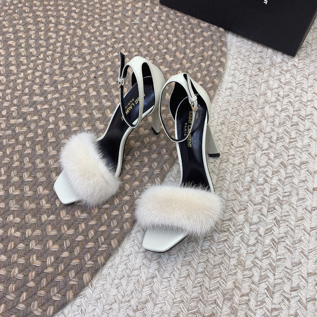 WHITE HIGH HEEL SANDALS WITH FUR DETAIL