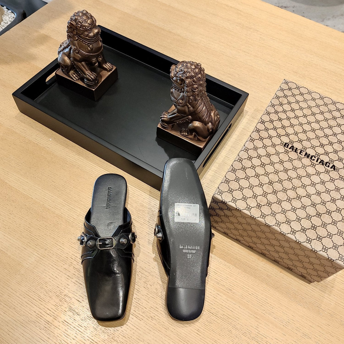 BLACK BUCKLE DETAIL FLAT MULES