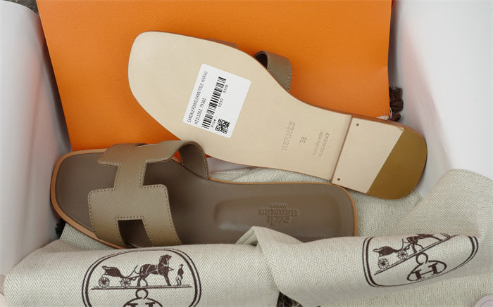 CLASSIC NEUTRAL H-CUT LEATHER SLIDE SANDALS
