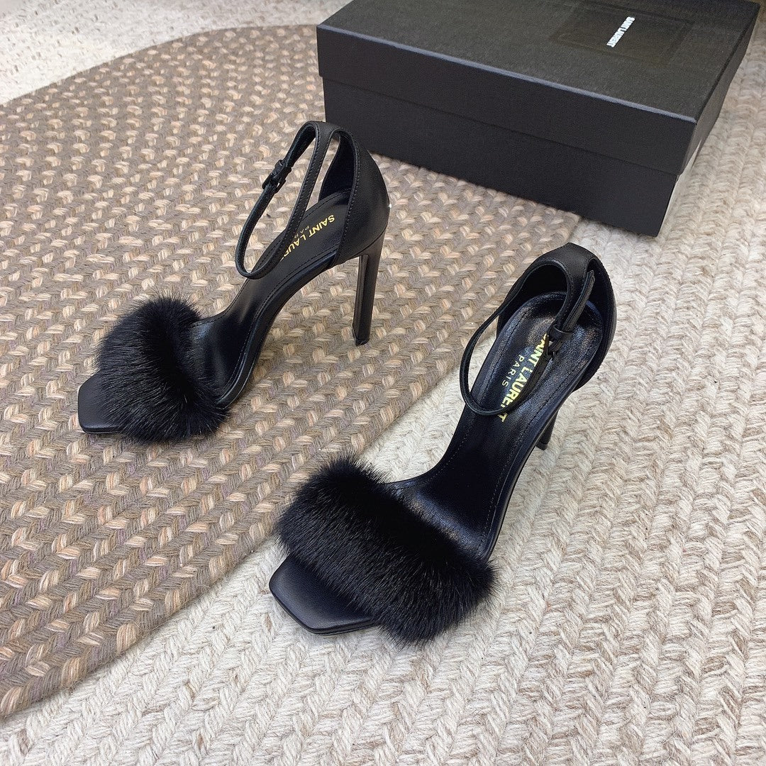 BLACK HIGH HEEL SANDALS WITH FUR DETAIL