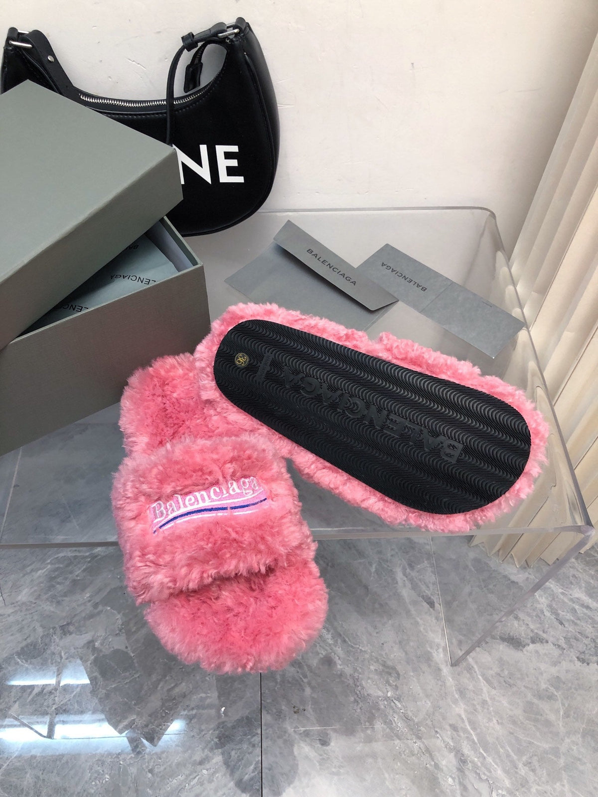 PINK FLUFFY COMFORT SLIDES