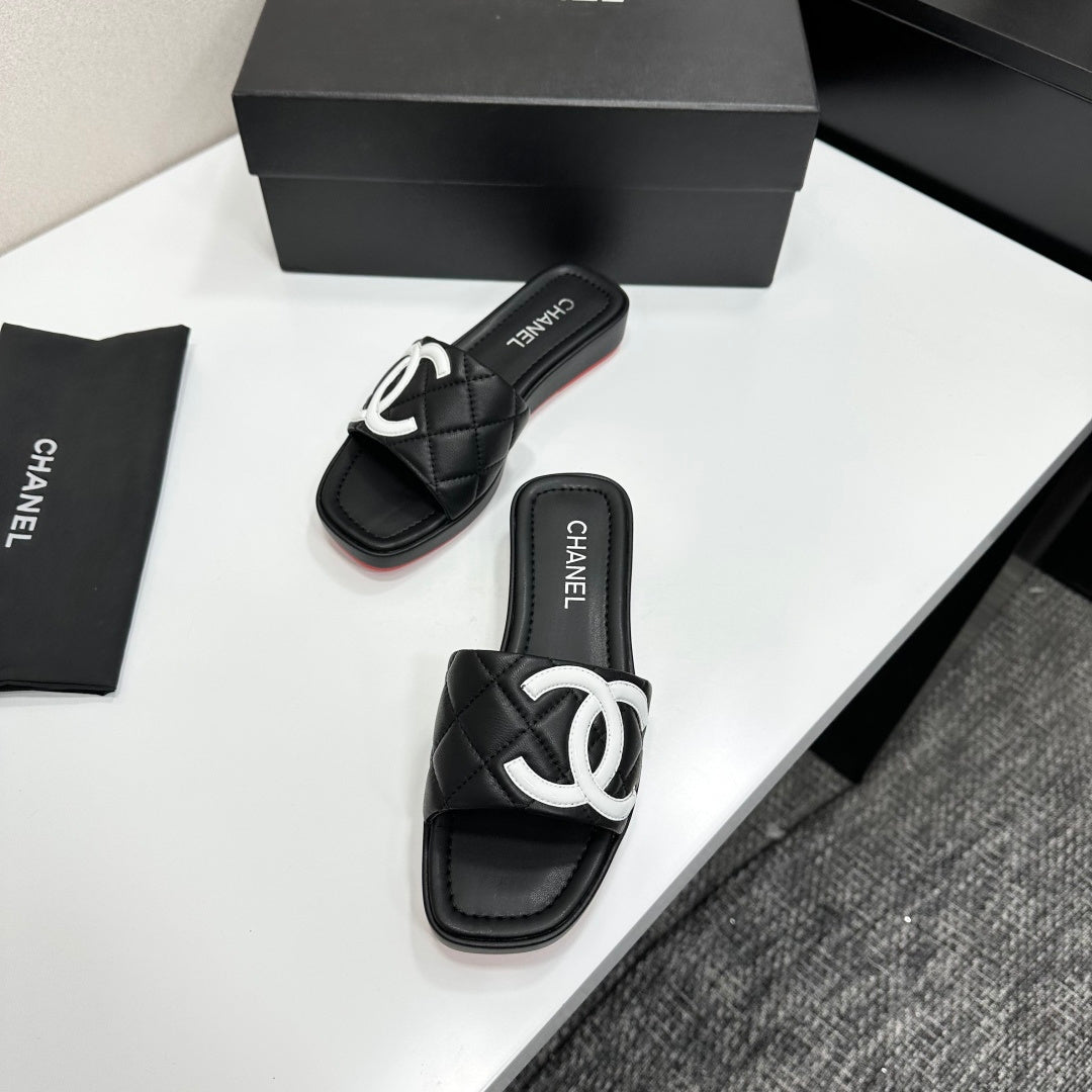 QUILTED LOGO PLATFORM SLIDE SANDALS