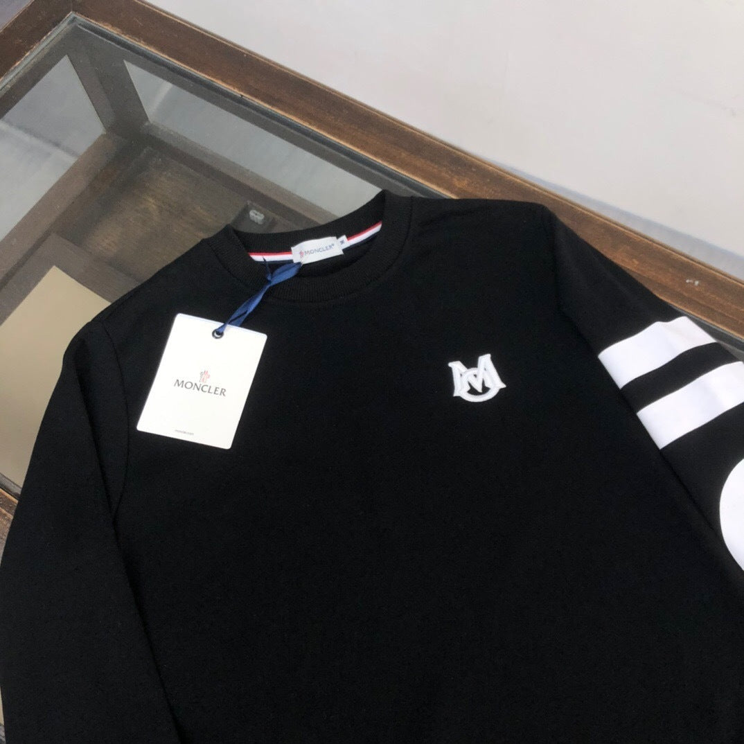 SIGNATURE GRAPHIC SLEEVE LOGO SWEATSHIRT