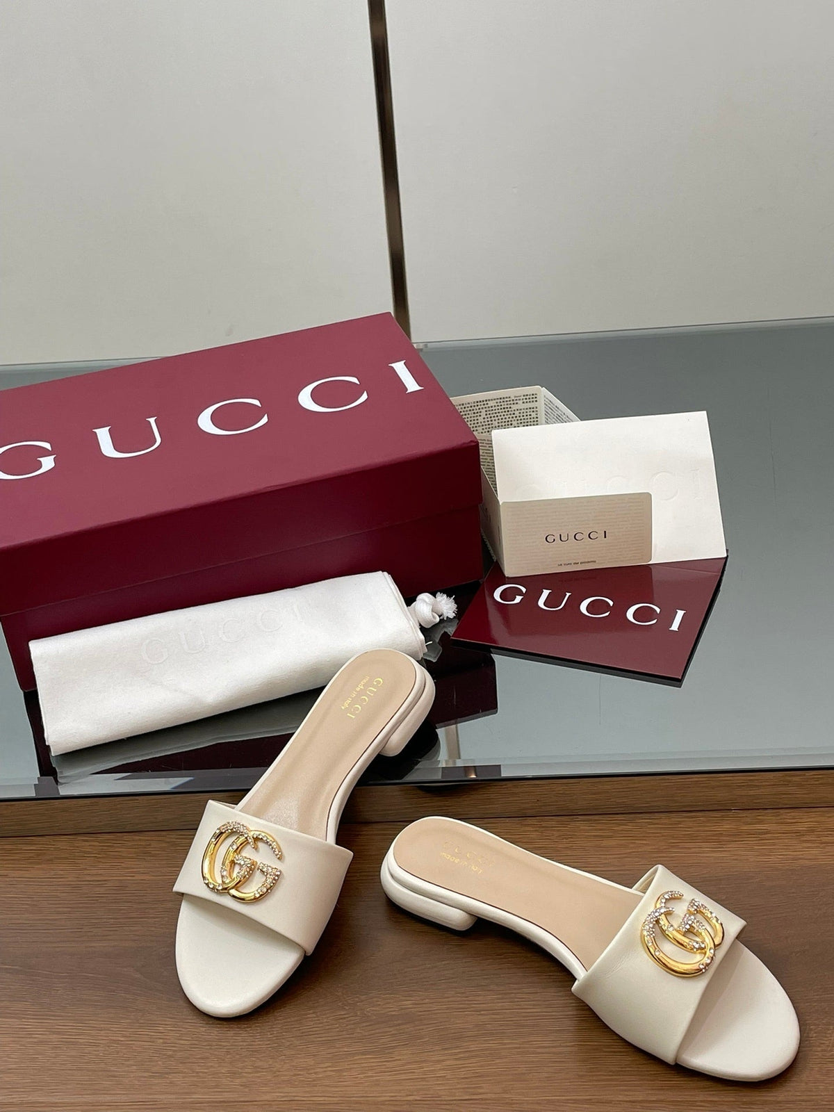 BEIGE METALLIC LOGO FLAT SLIDES