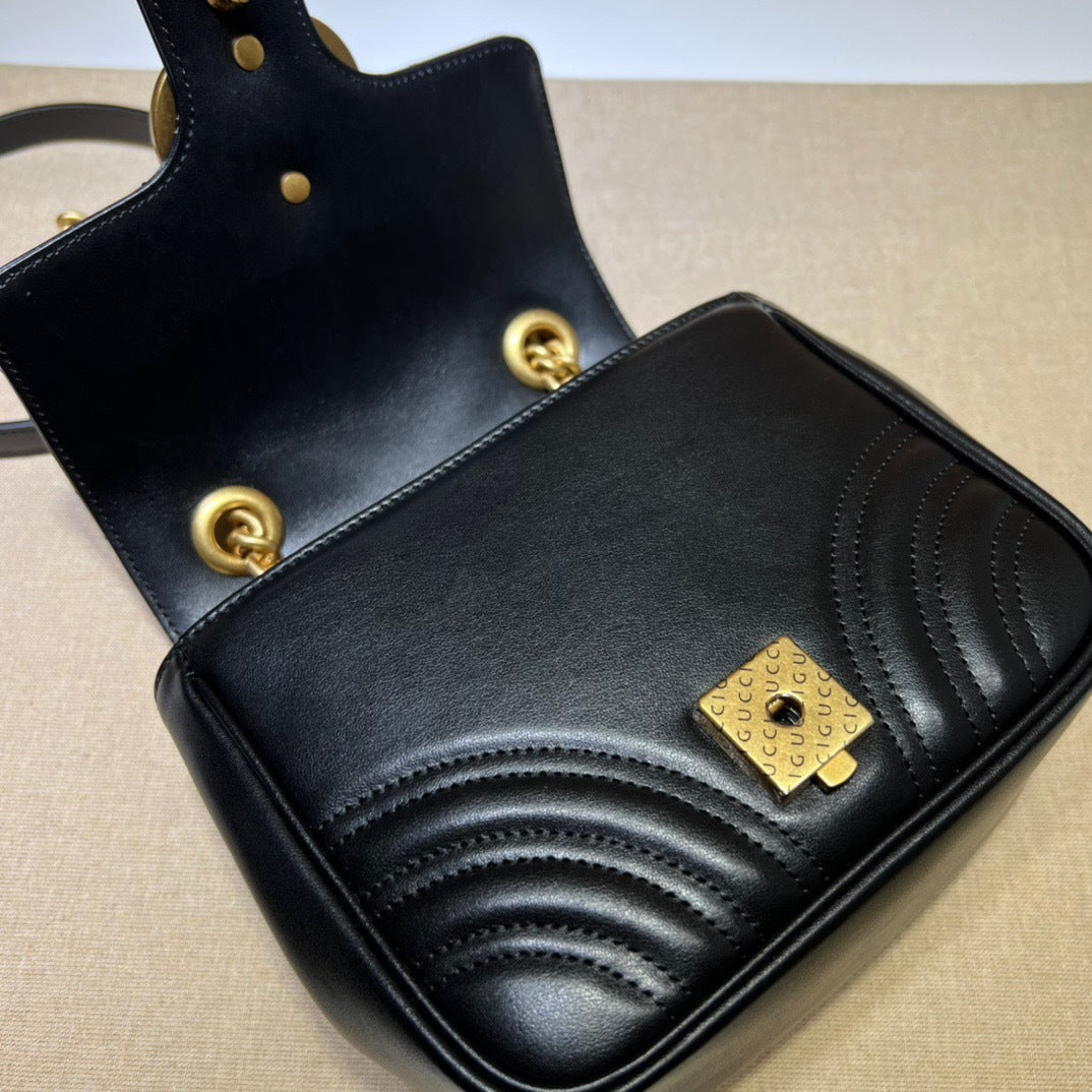 QUILTED MINI SHOULDER BAG WITH CHAIN DETAIL