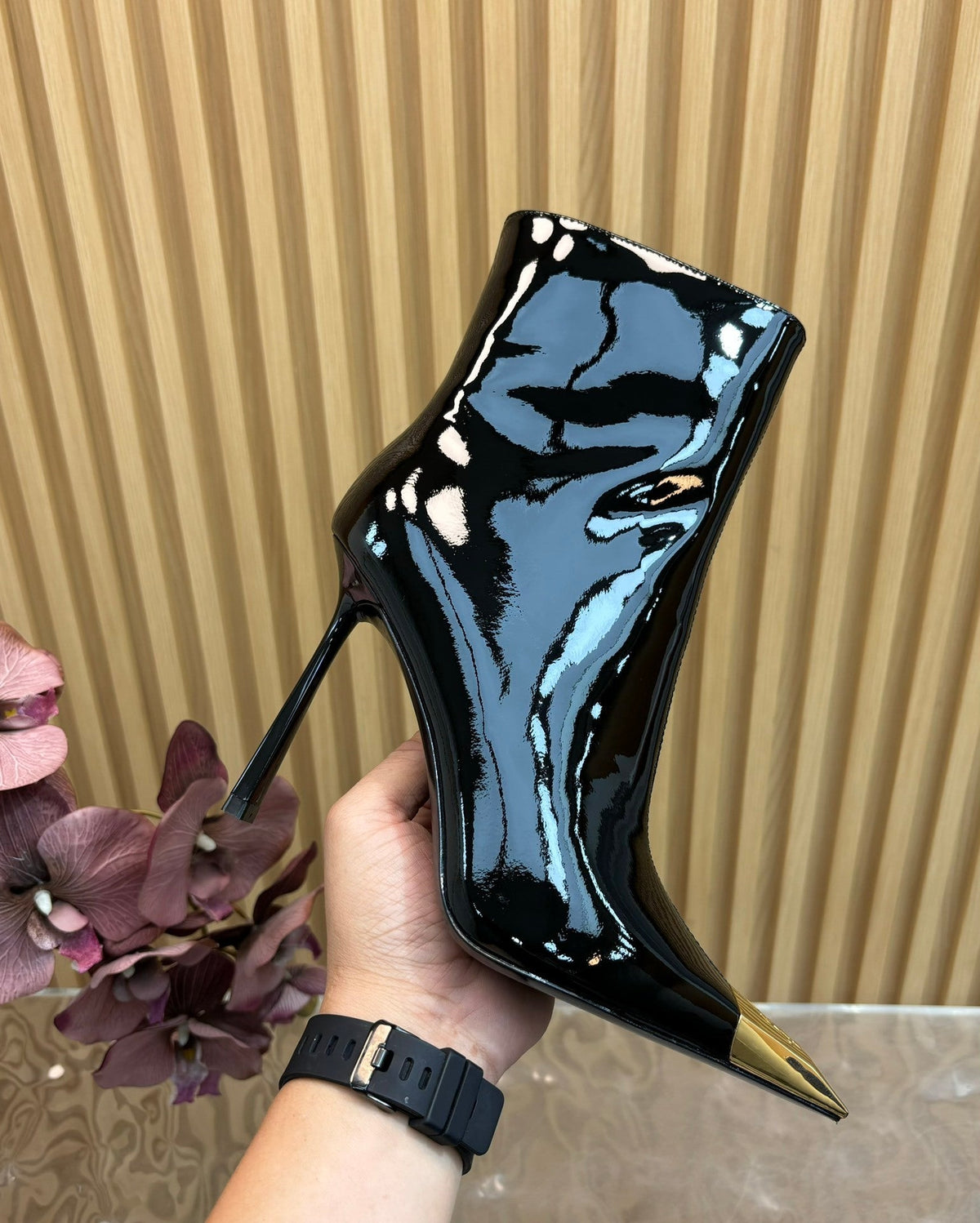 PATENT POINTED HEEL BOOTS