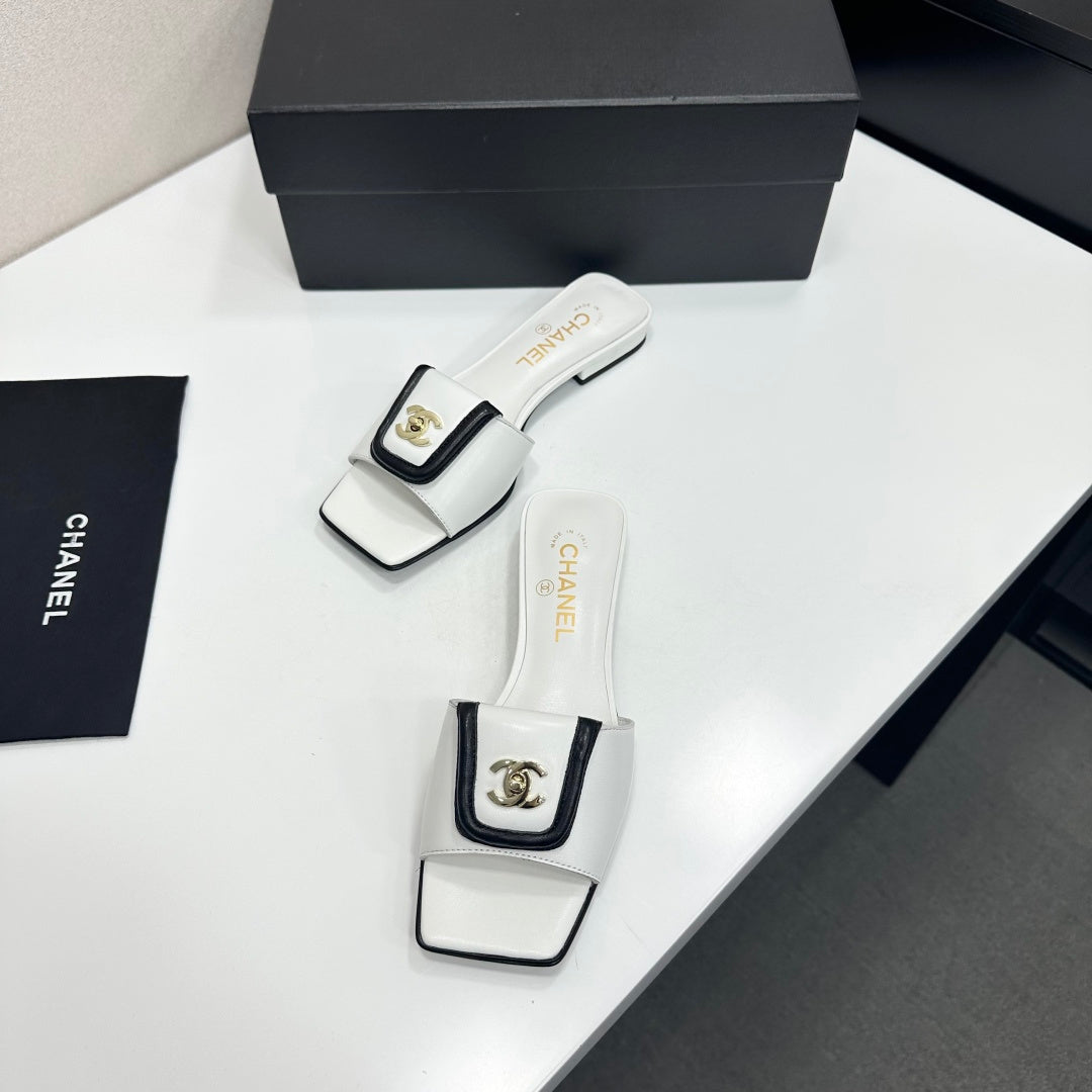 WHITE CONTRAST SLIDE SANDALS