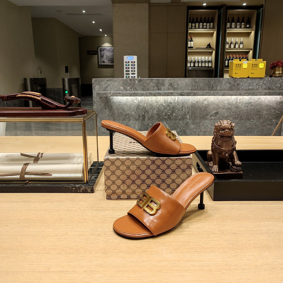 BROWN LOGO LOW HEEL MULE SANDALS