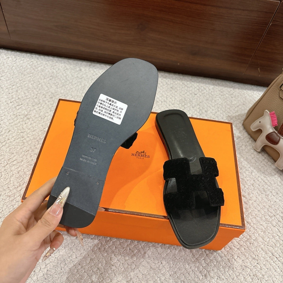 BLACK VELVET SLIDE SANDALS