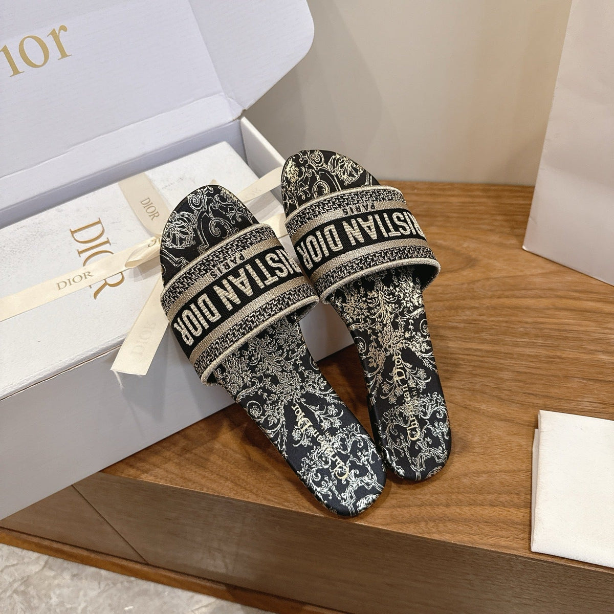 BLACK BAROQUE PRINT LOGO SLIDE SANDALS