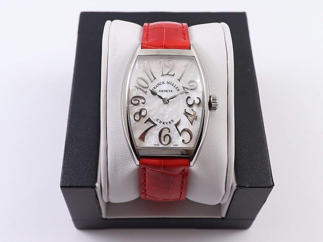CURVED DIAL LEATHER STRAP WATCH