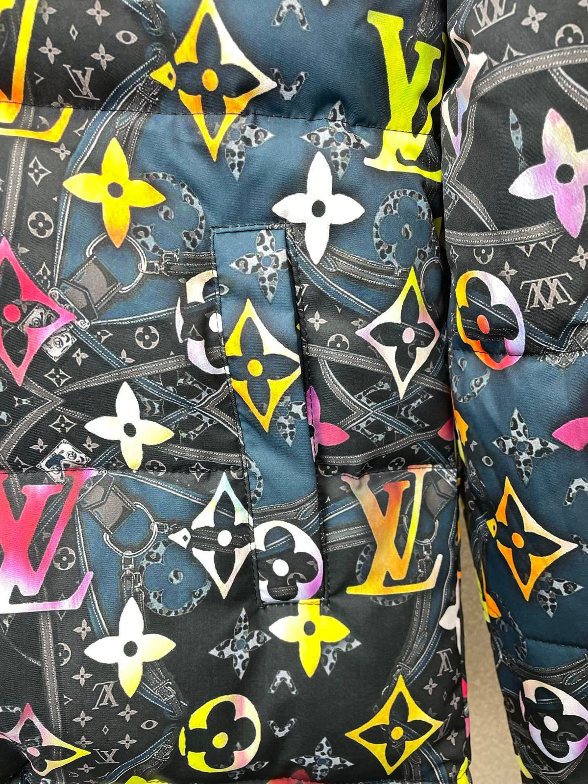 MULTICOLOR GRAPHIC PUFFER JACKET