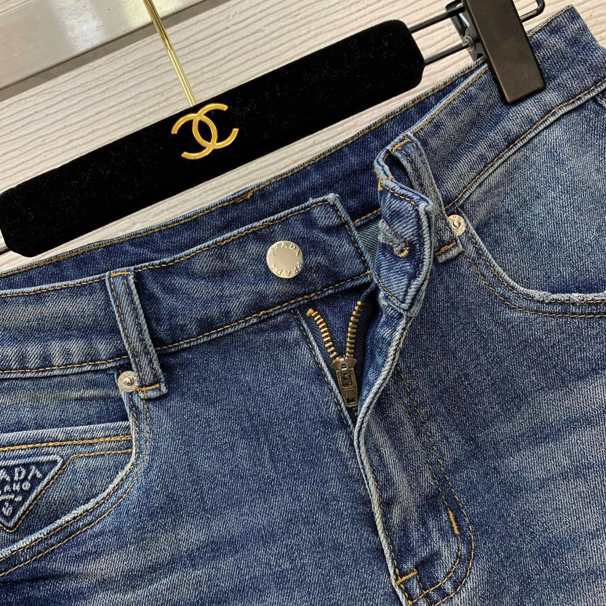 BLUE DENIM SHORTS WITH FRONT DETAIL