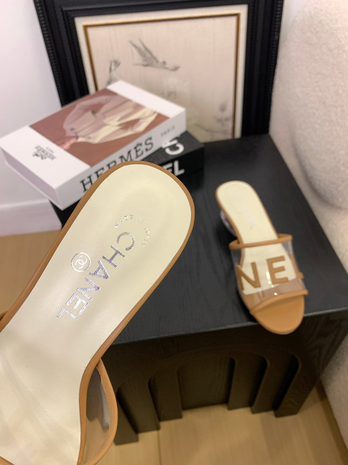 CLEAR LOGO STRAP FLAT SLIDES – TAN
