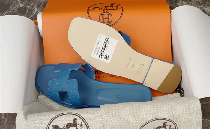 TEXTURED H-CUT LEATHER SLIDE SANDALS